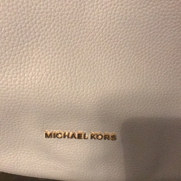 💙Michael Kors handbag💙 - Picture 3 of 7